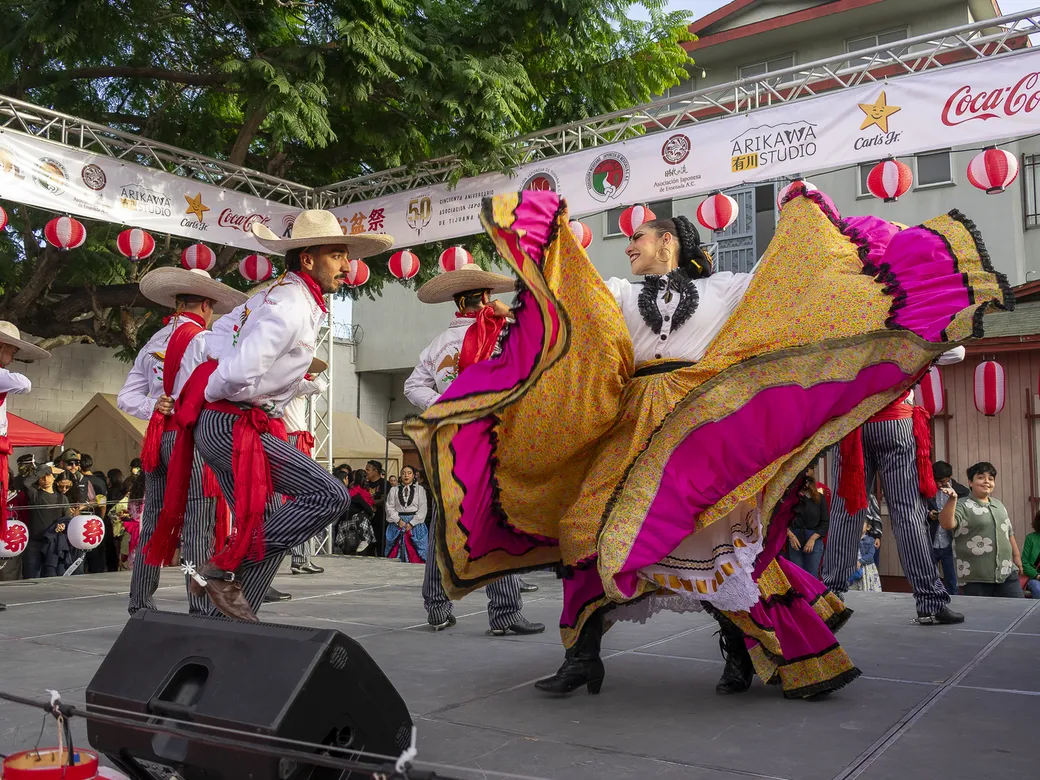 Ballet folklórico mexicano en el Obon Matsuri 2025